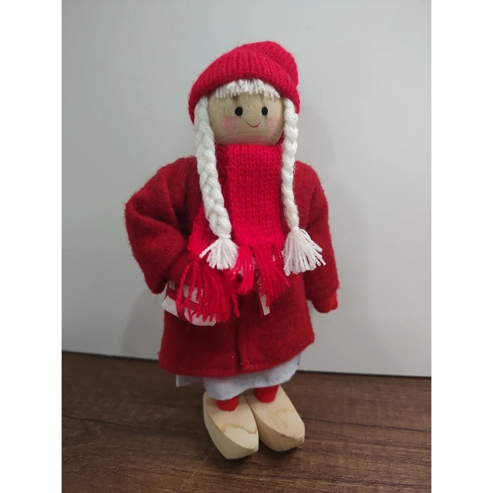 VTG Swedish Christmas Girl 7.25